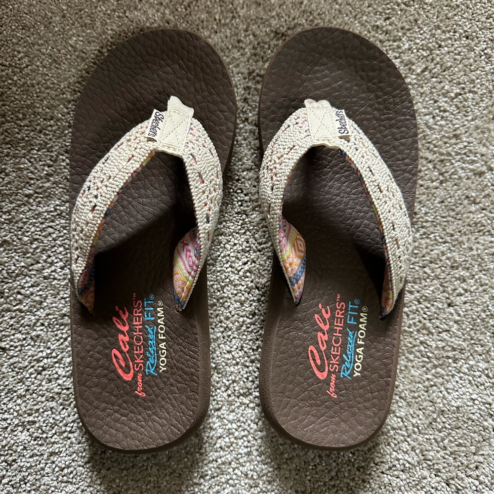 Skechers Cali Asana Flip Flop size 7